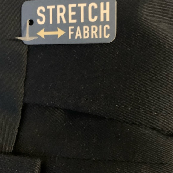 Haggar Mens Classic Fit Premium Khaki, 40x30, Pleated, Premium No Iron - Picture 5 of 13